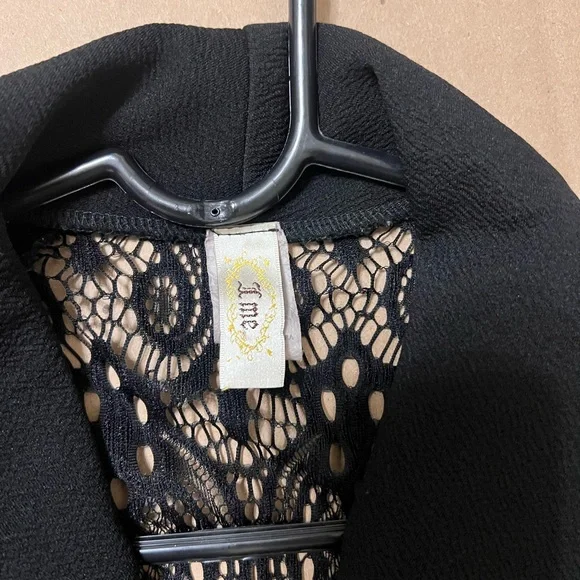 Elegant Black Lace Sleeve Women's Blazer - Picture 2 of 3